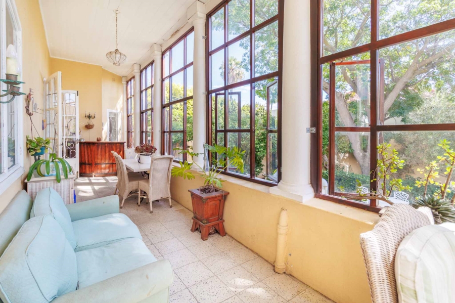 6 Bedroom Property for Sale in Fresnaye Western Cape